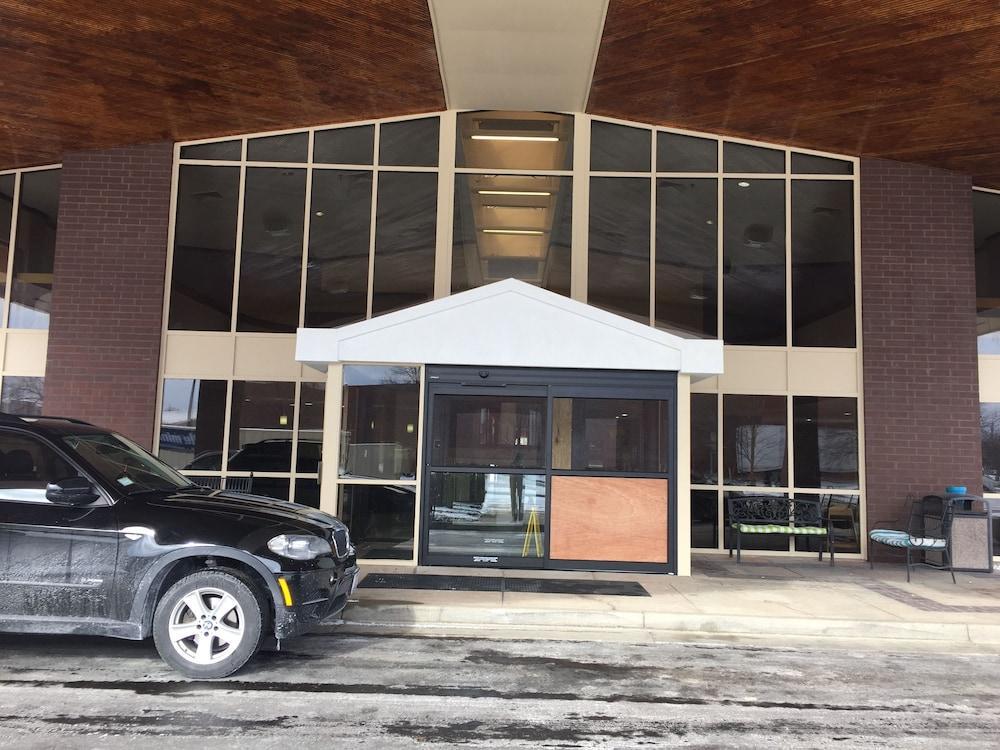Quality Inn & Suites Florence - Cincinnati South Екстериор снимка