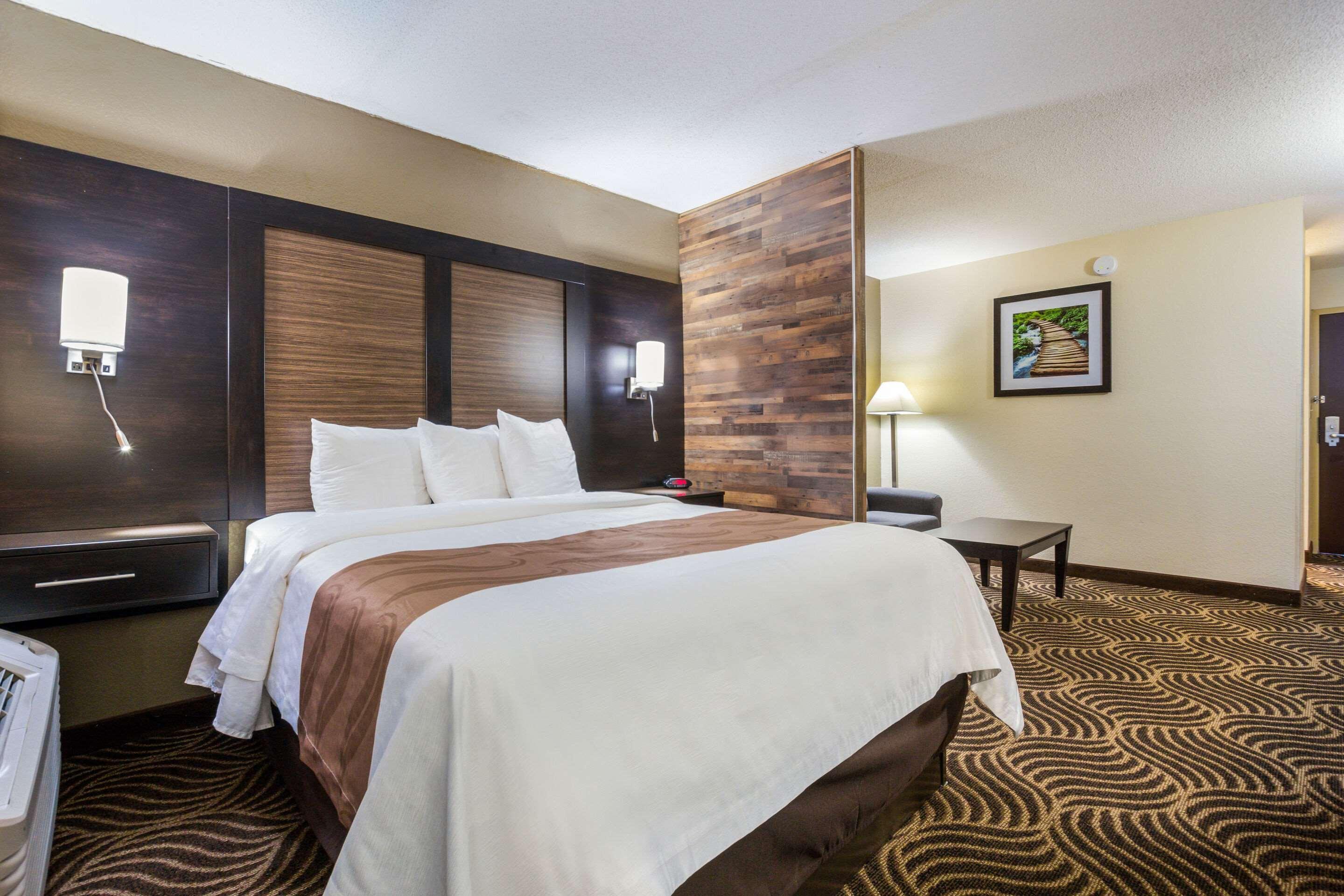 Quality Inn & Suites Florence - Cincinnati South Екстериор снимка