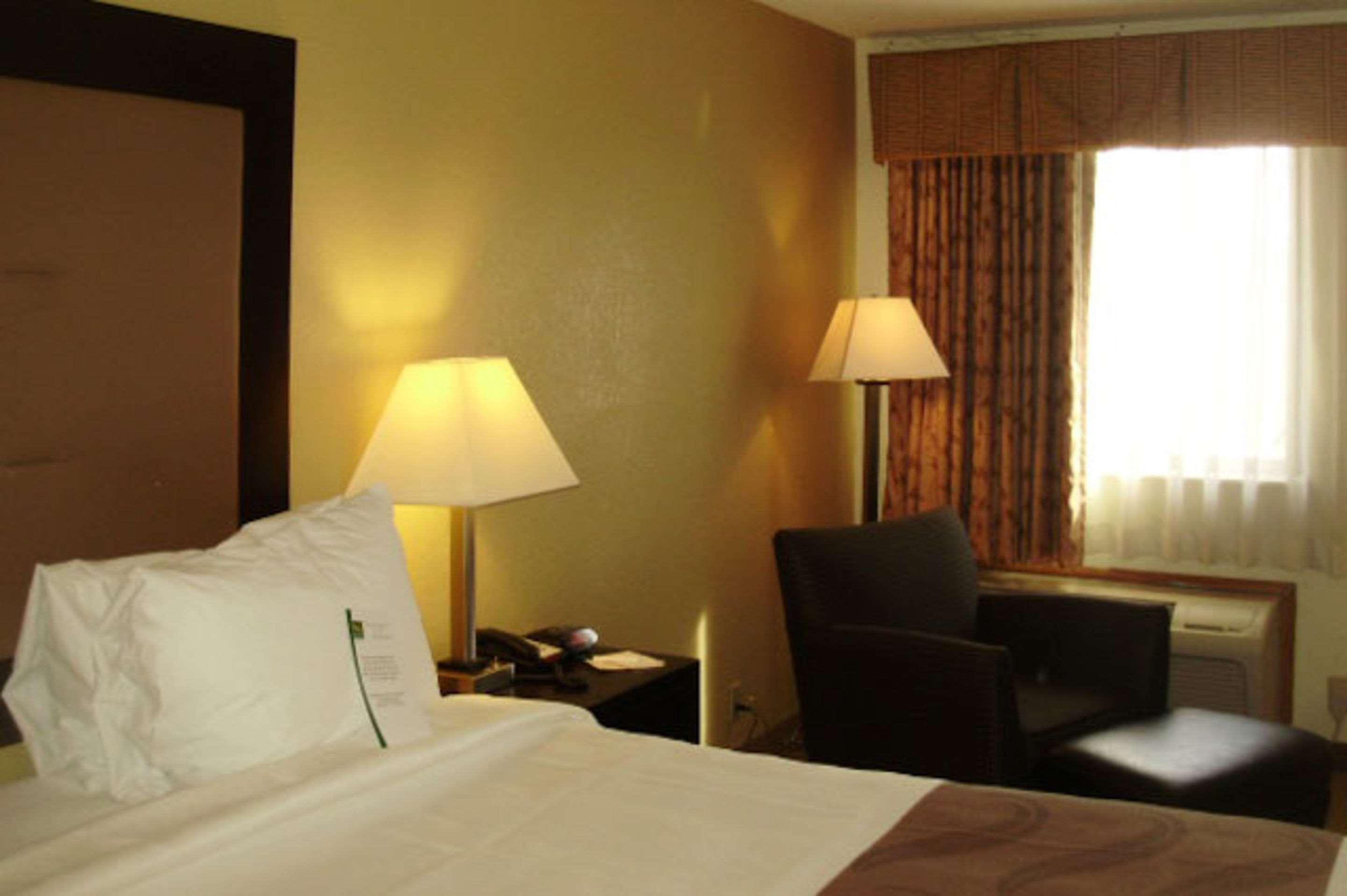 Quality Inn & Suites Florence - Cincinnati South Екстериор снимка