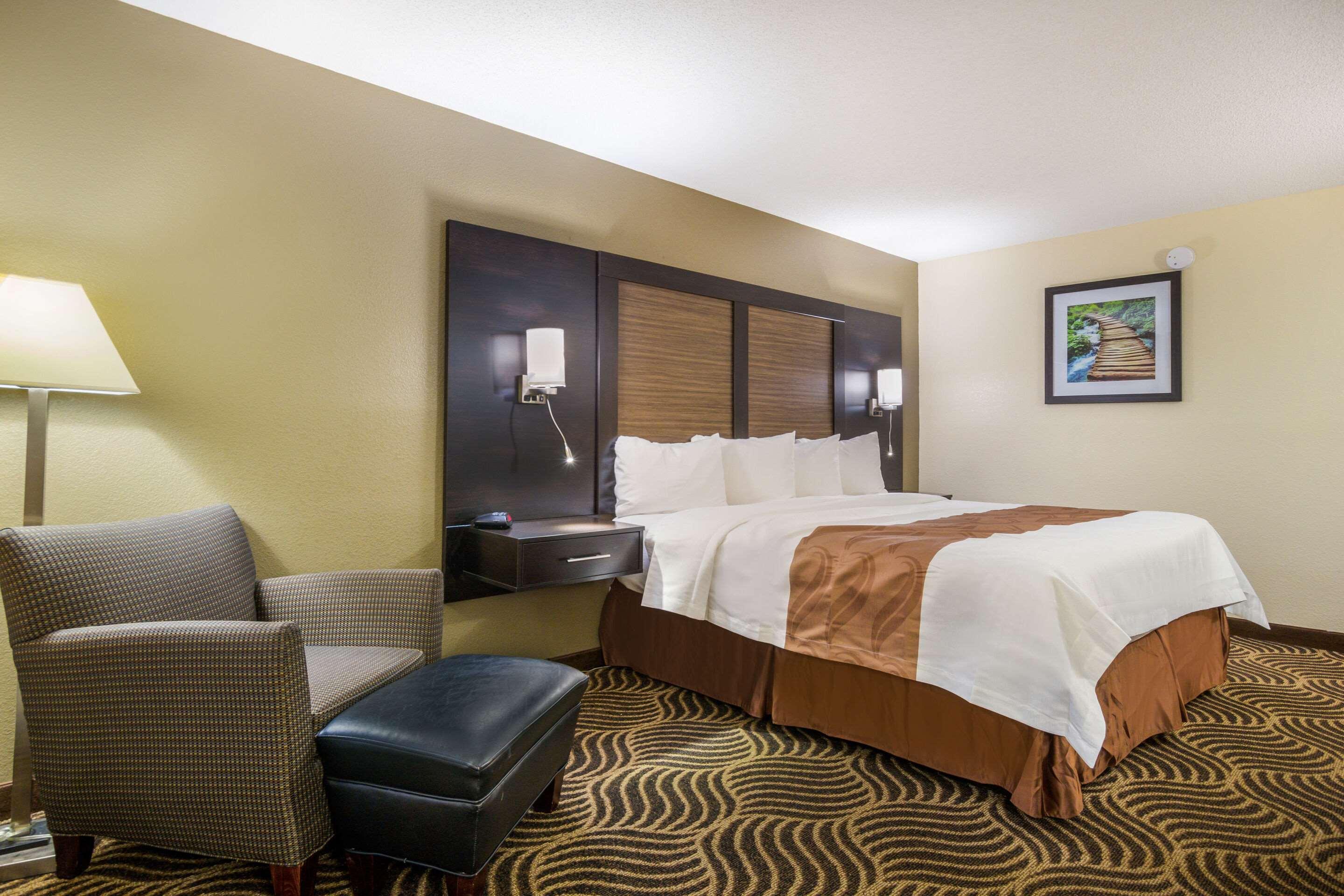 Quality Inn & Suites Florence - Cincinnati South Екстериор снимка