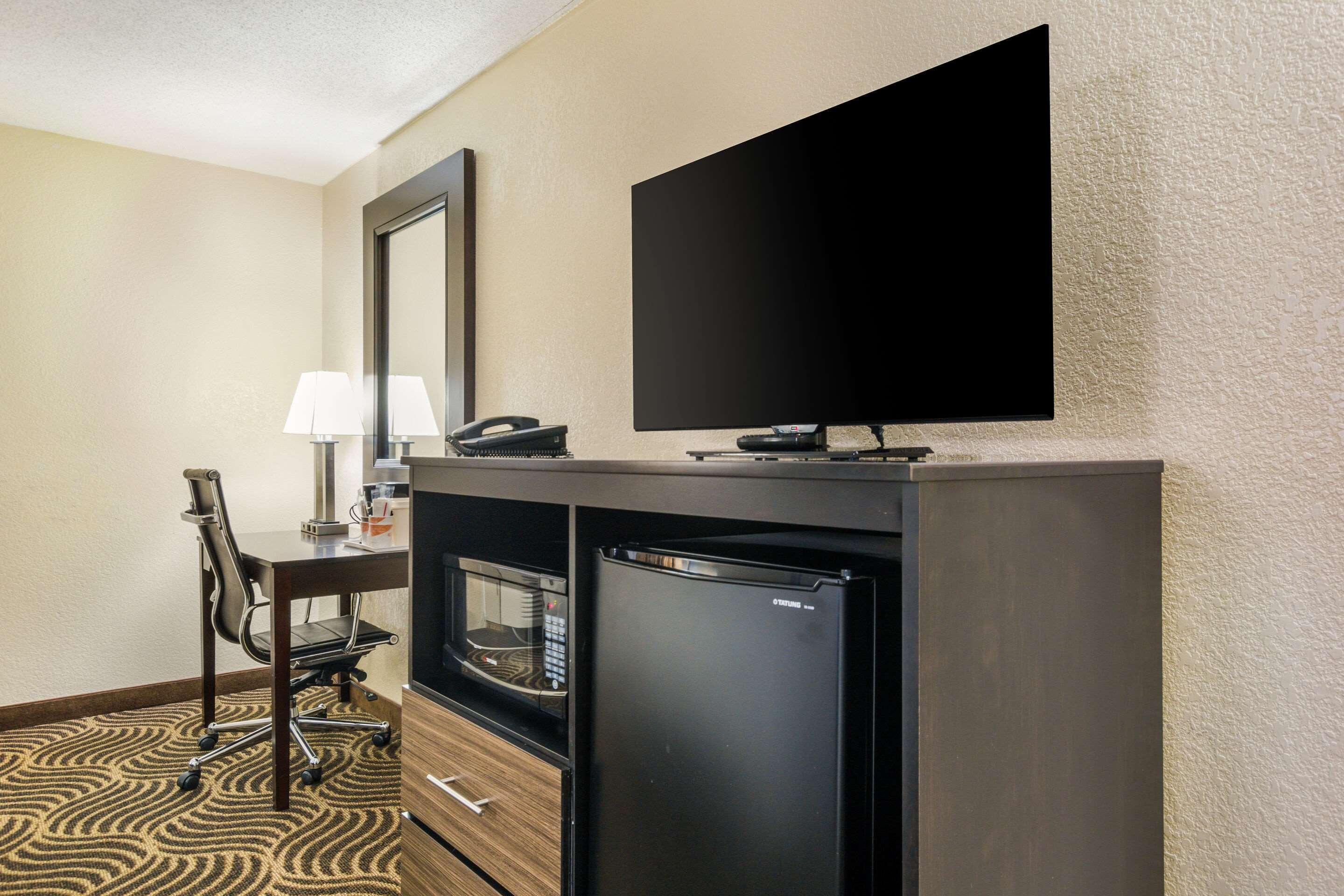 Quality Inn & Suites Florence - Cincinnati South Екстериор снимка
