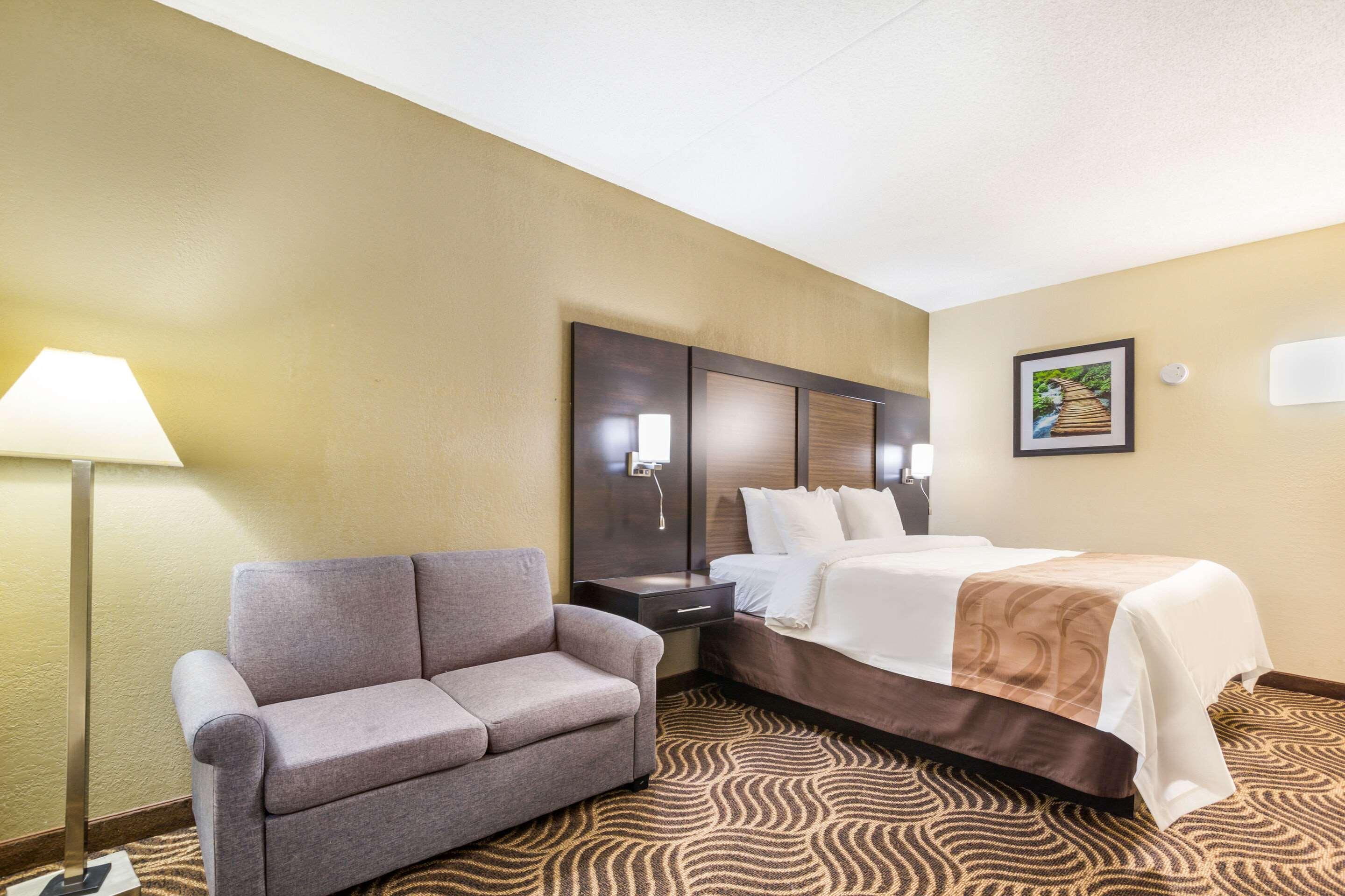 Quality Inn & Suites Florence - Cincinnati South Екстериор снимка