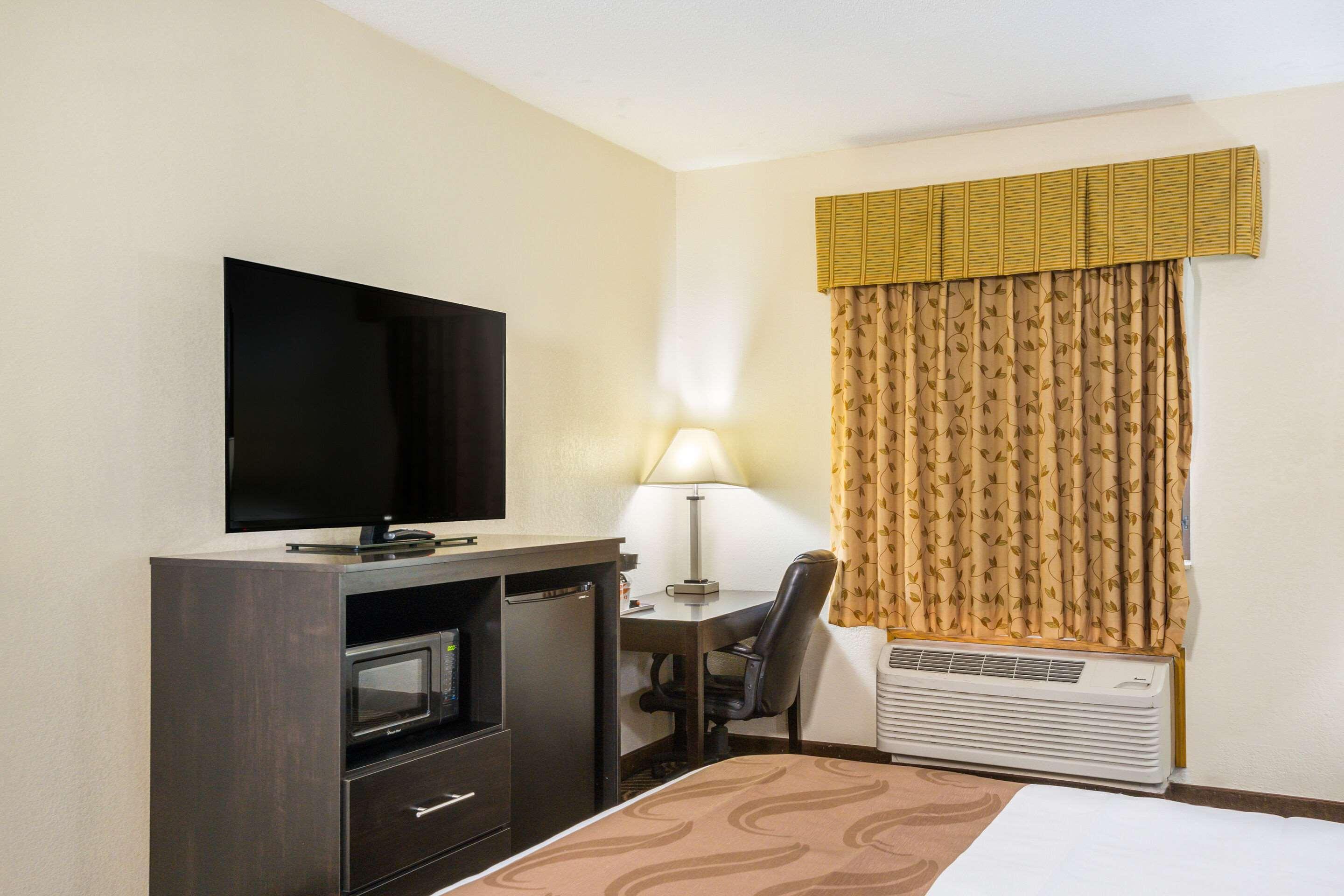 Quality Inn & Suites Florence - Cincinnati South Екстериор снимка