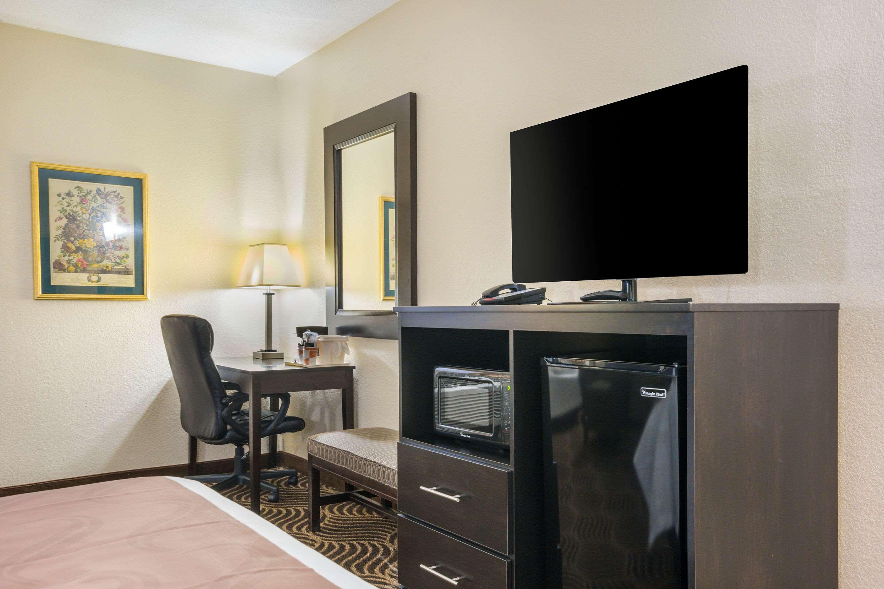 Quality Inn & Suites Florence - Cincinnati South Екстериор снимка