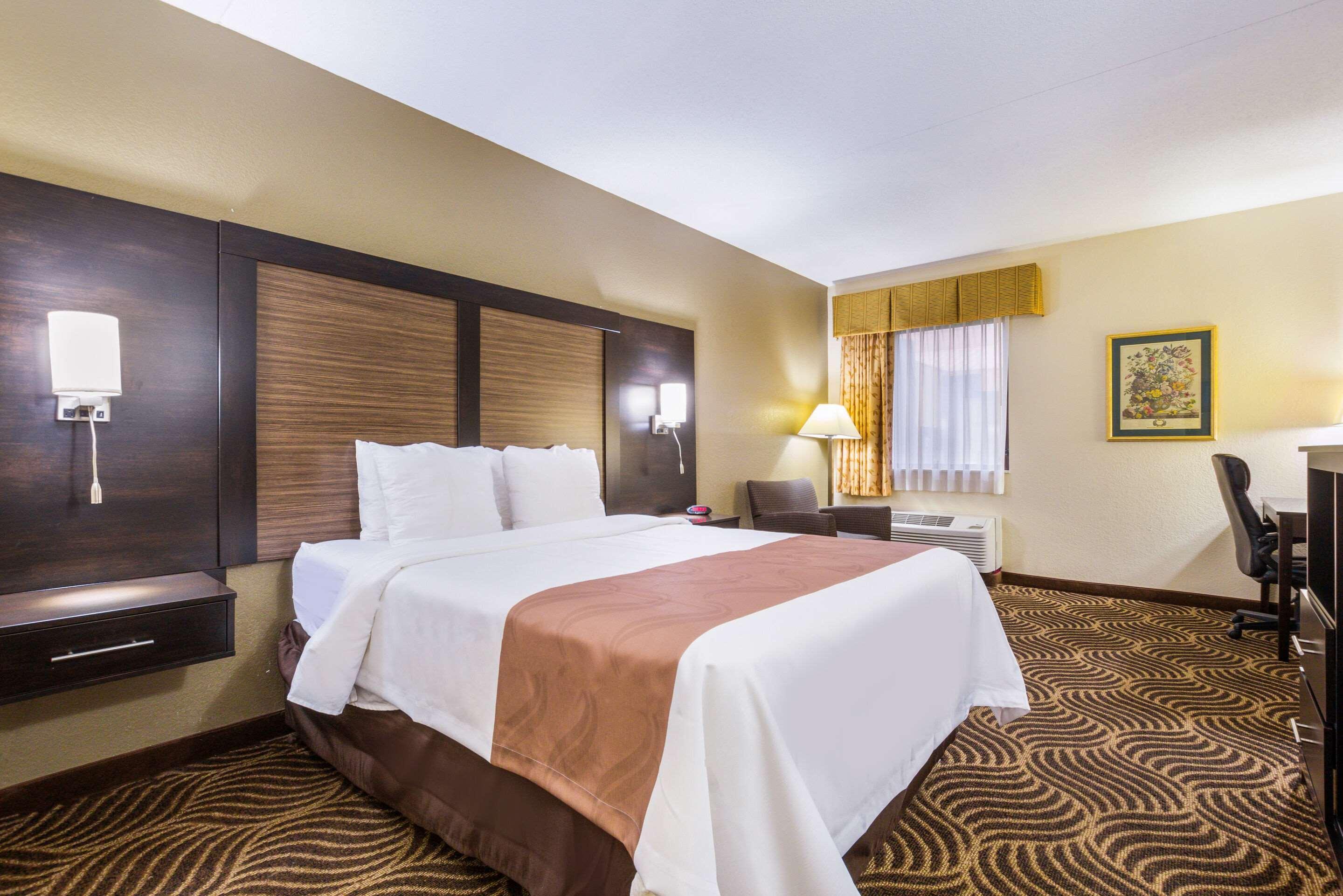 Quality Inn & Suites Florence - Cincinnati South Екстериор снимка