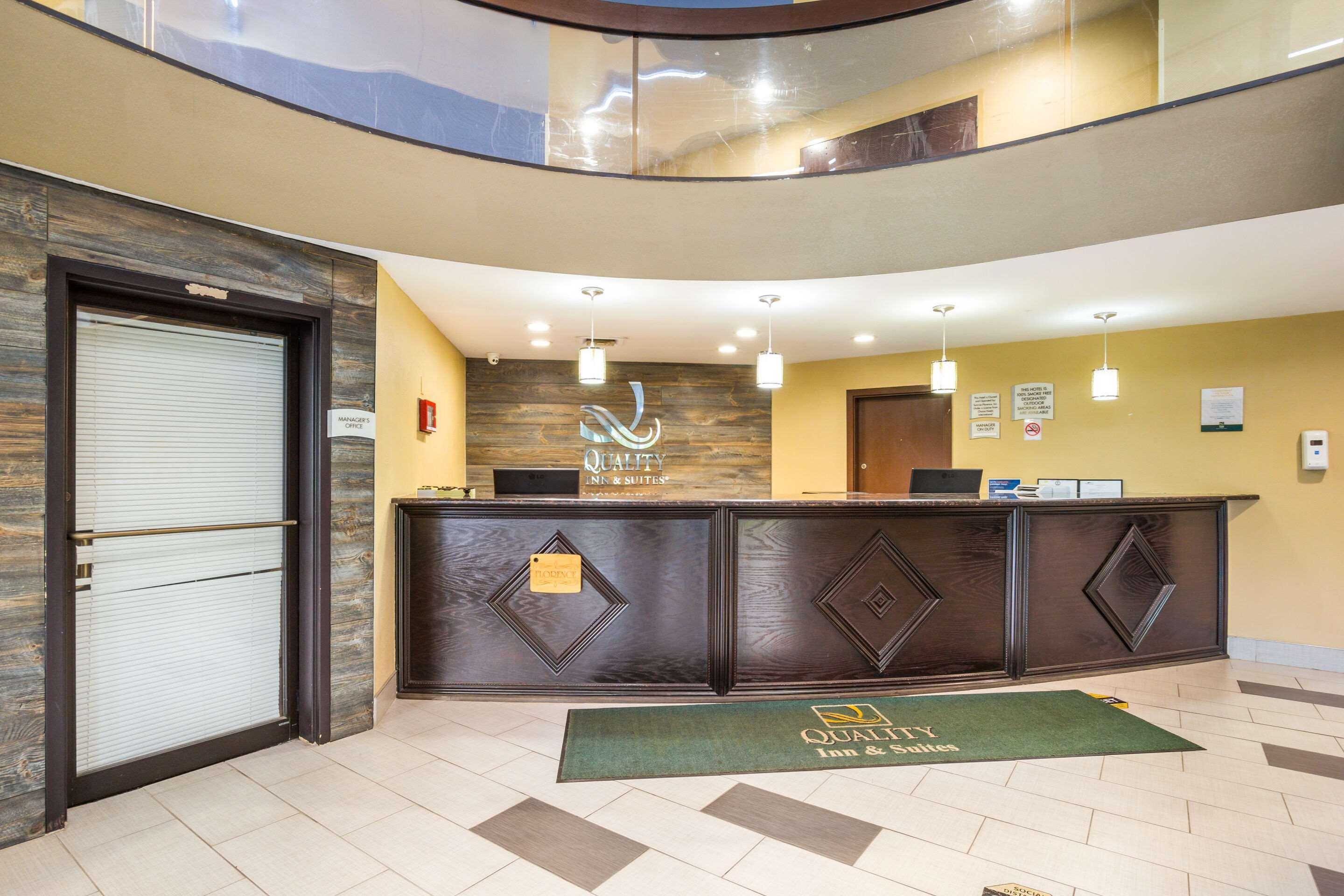 Quality Inn & Suites Florence - Cincinnati South Екстериор снимка