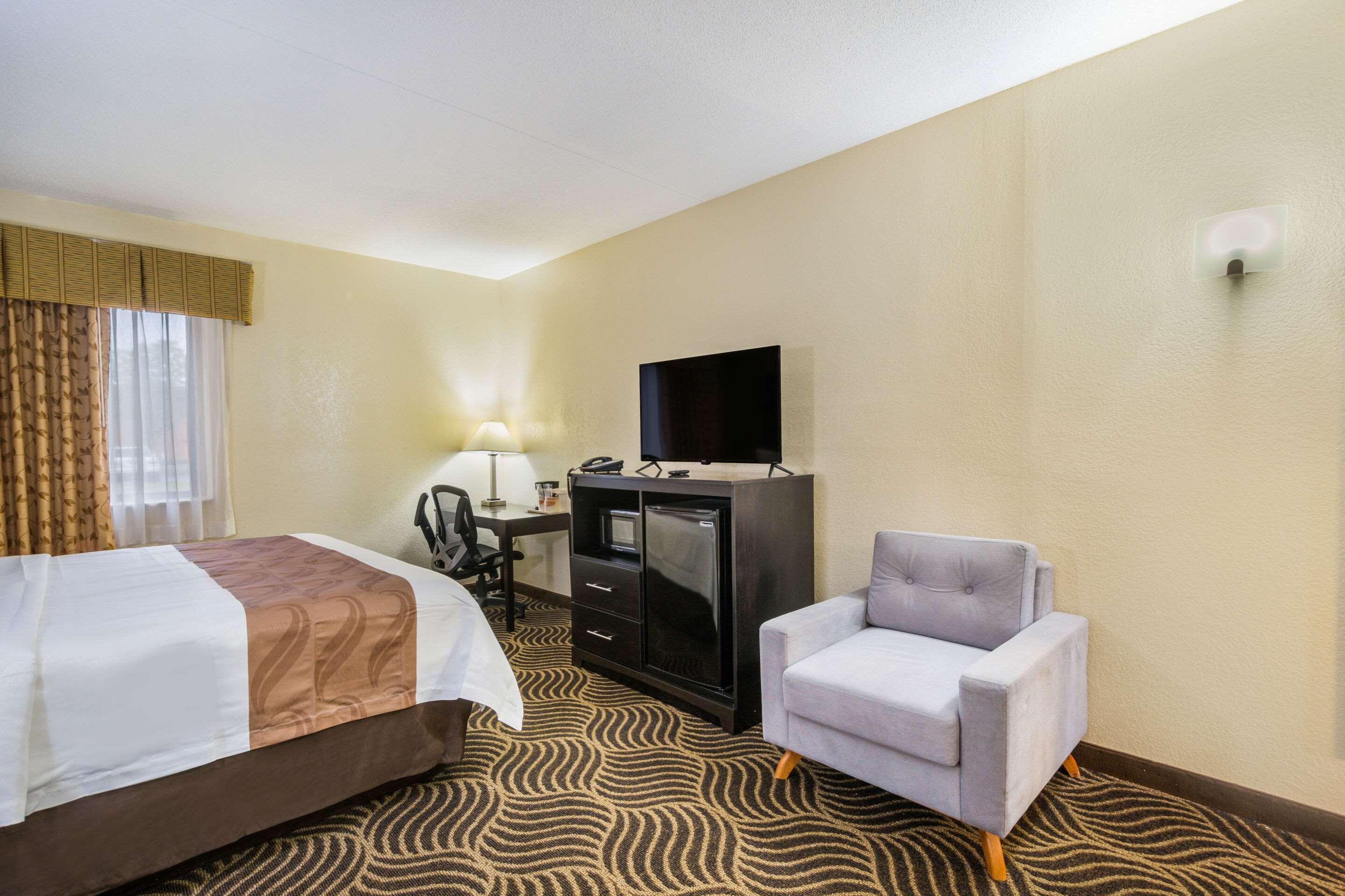 Quality Inn & Suites Florence - Cincinnati South Екстериор снимка