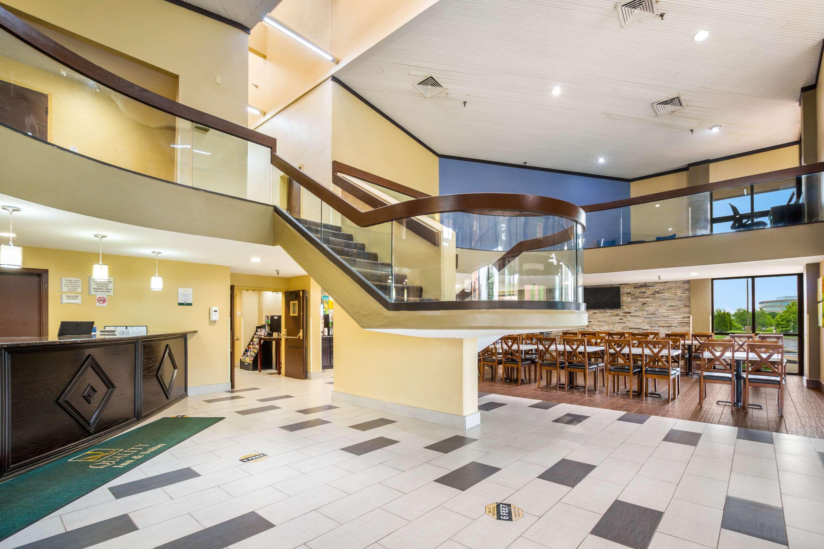 Quality Inn & Suites Florence - Cincinnati South Екстериор снимка