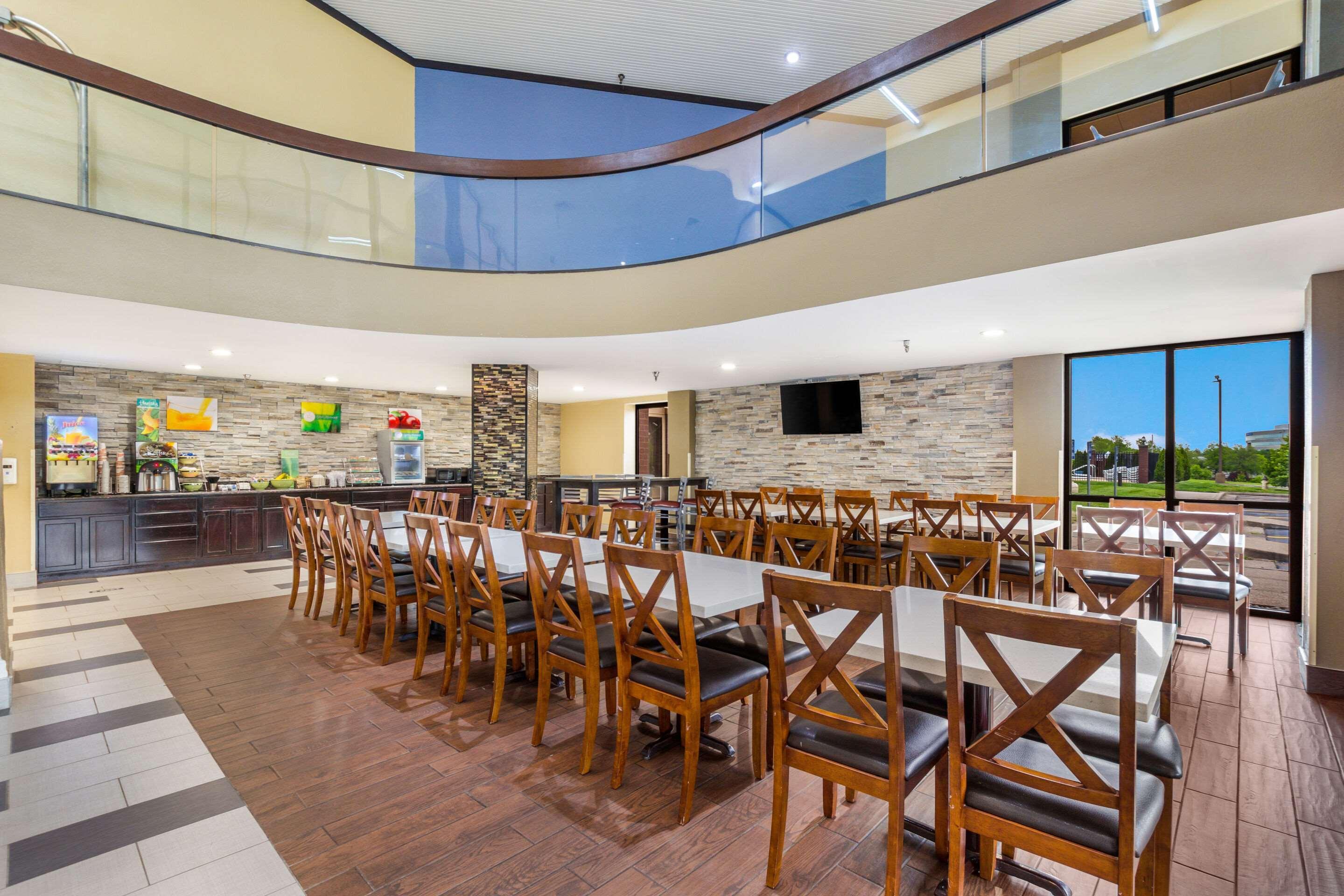 Quality Inn & Suites Florence - Cincinnati South Екстериор снимка