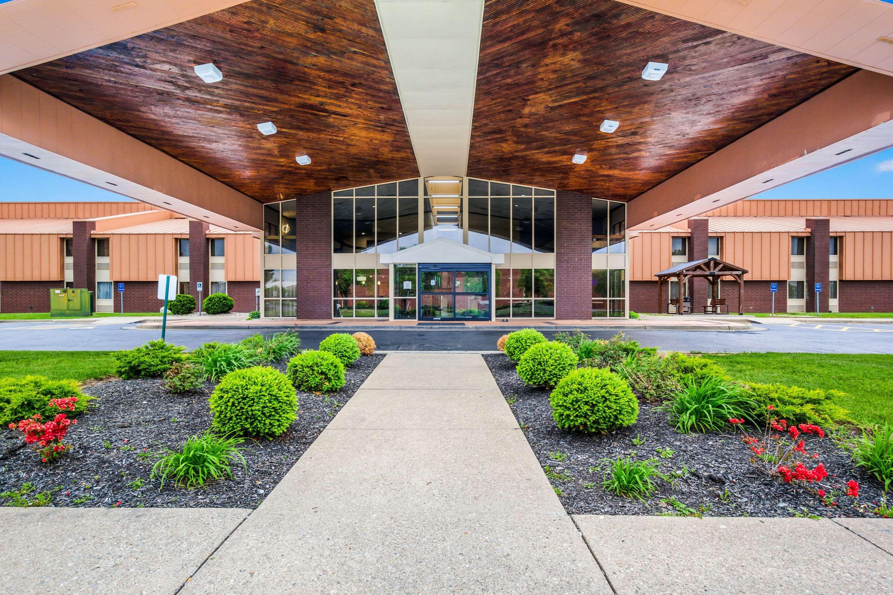 Quality Inn & Suites Florence - Cincinnati South Екстериор снимка