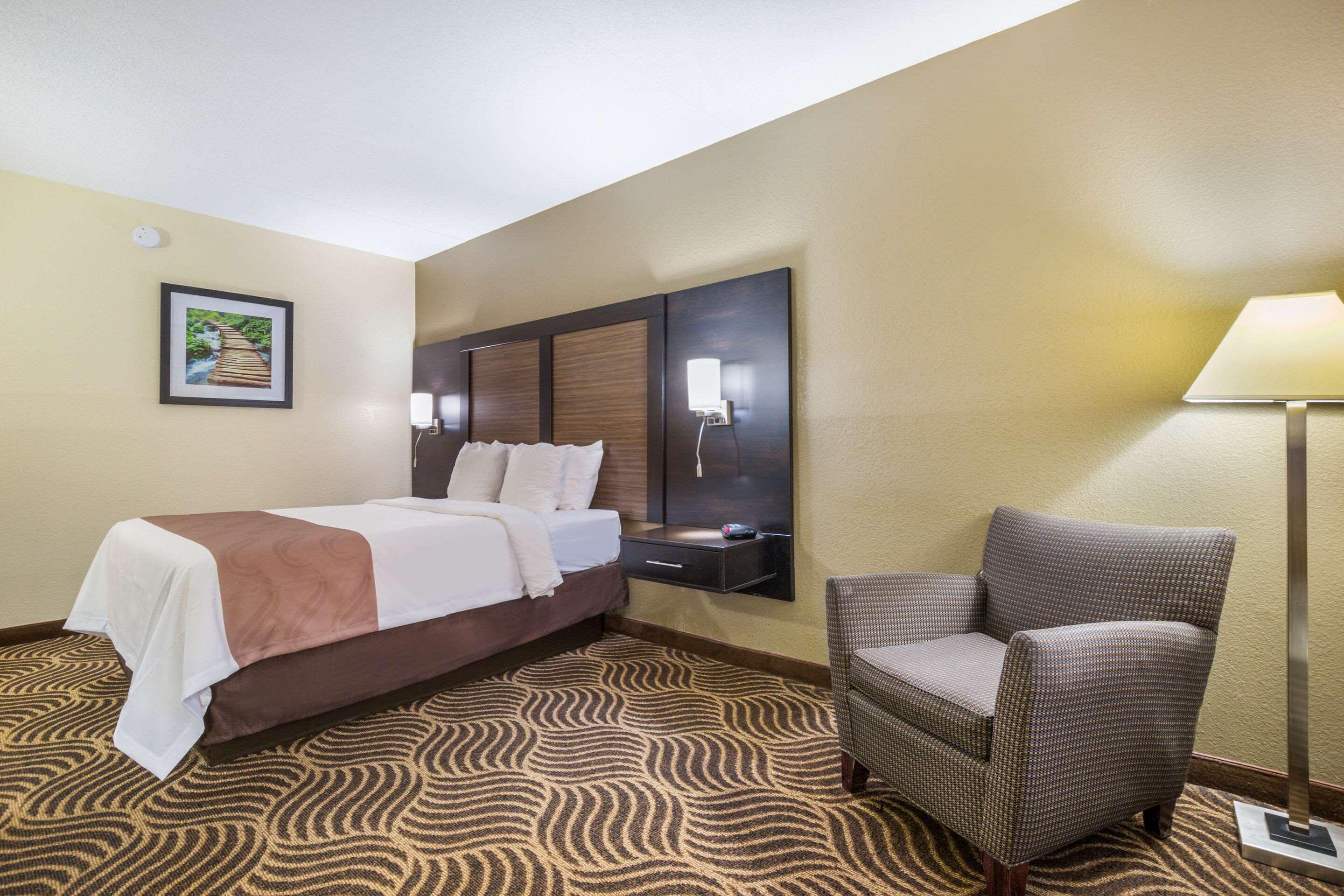 Quality Inn & Suites Florence - Cincinnati South Екстериор снимка