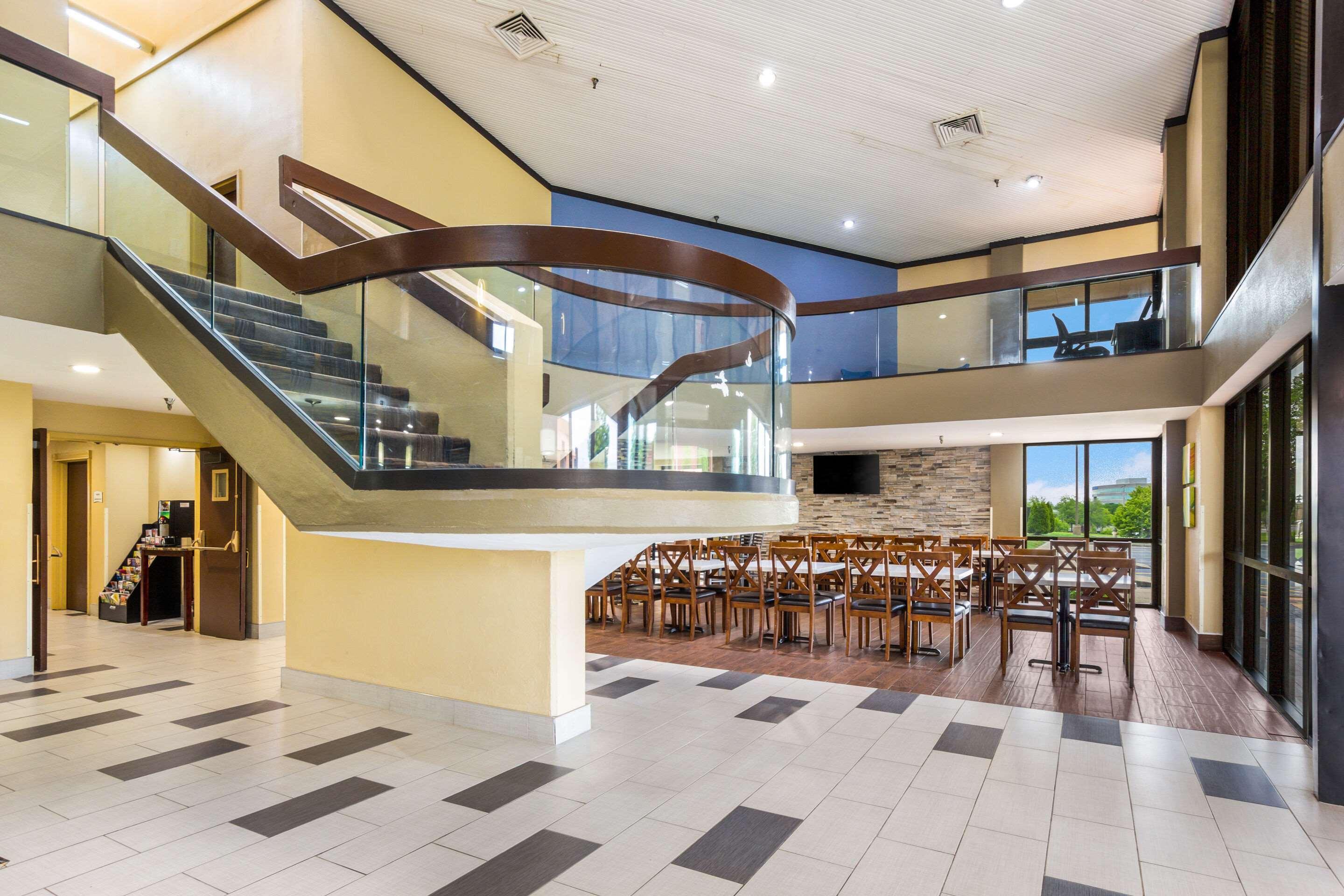 Quality Inn & Suites Florence - Cincinnati South Екстериор снимка