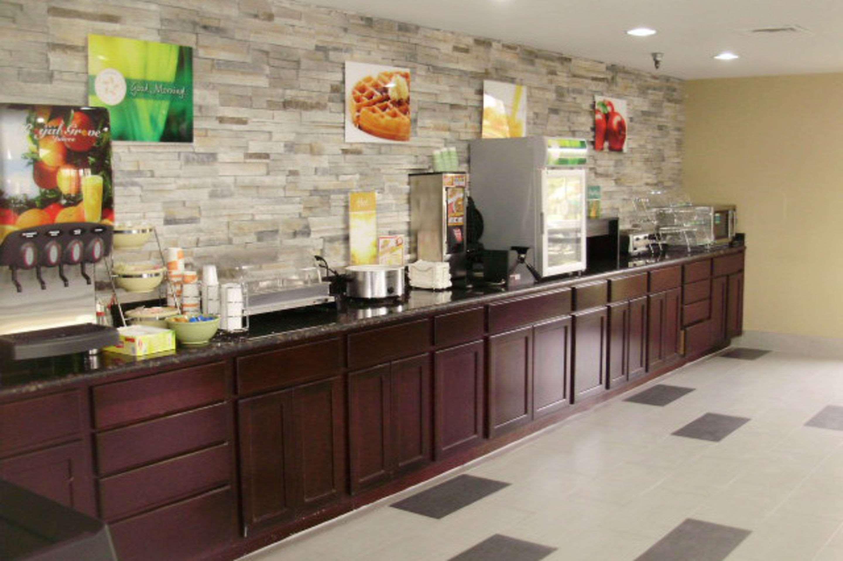 Quality Inn & Suites Florence - Cincinnati South Екстериор снимка