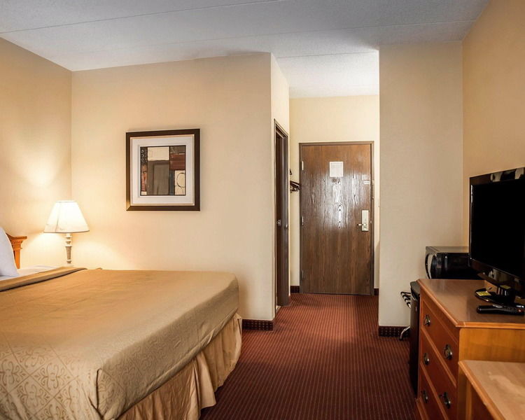 Quality Inn & Suites Florence - Cincinnati South Екстериор снимка