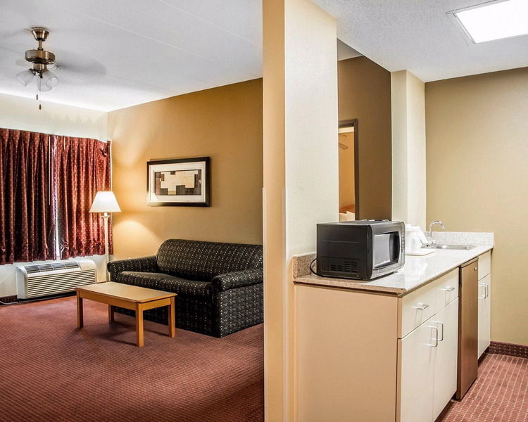 Quality Inn & Suites Florence - Cincinnati South Екстериор снимка